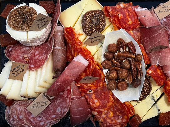 BOX MIXTE + VIN ROUGE POUR 2