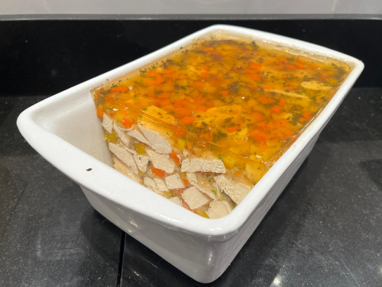 Terrine de poulet en gelée