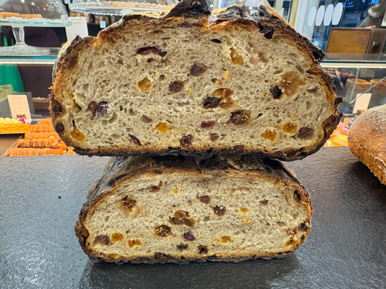 Meule fruit de sud à la coupe