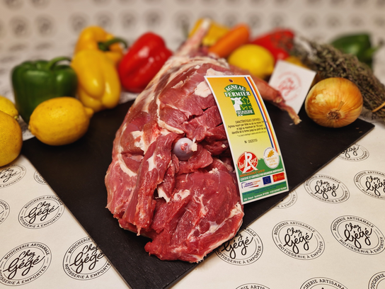 Gigot d'agneau entier préparé pour le Four - 2,600 kg