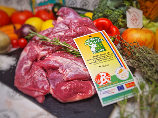 Épaule d'agneau préparée pour le four - 1,200 kg