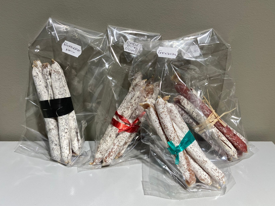 Stick de saucisson saveur chèvre/ piment d'espelette