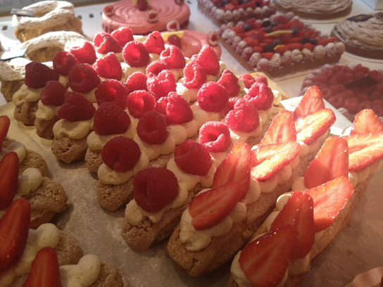 Éclair aux framboises
