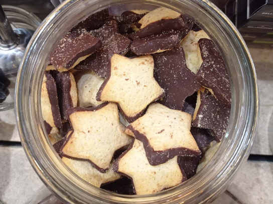 Biscuit étoile orange chocolat - Belledonne
