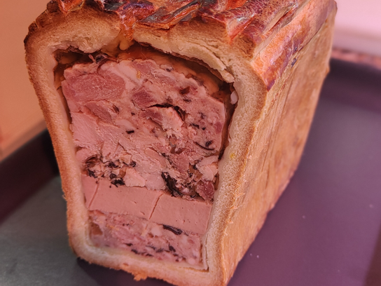 Pâté en croûte de pintade aux morilles