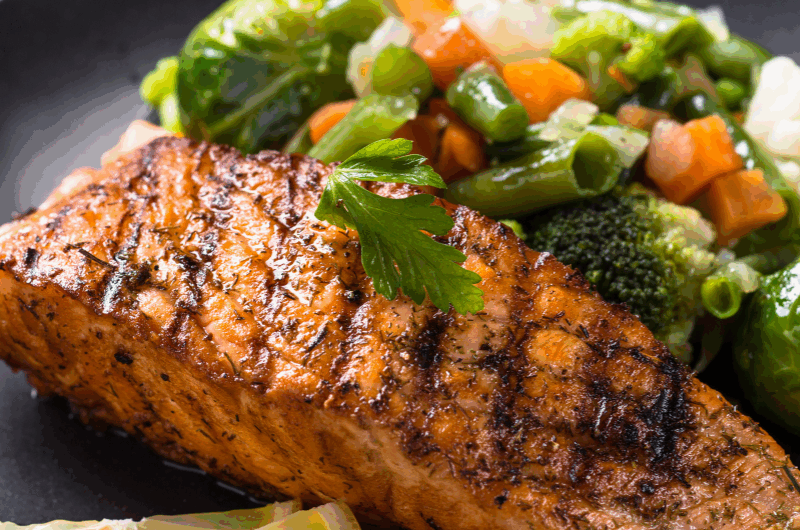 Filet de poisson et ses légumes rôtis